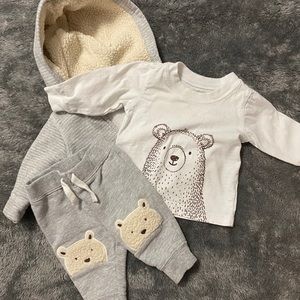 ⏰✨3 for 25✨⏰ 0-3 month Carter’s bundle